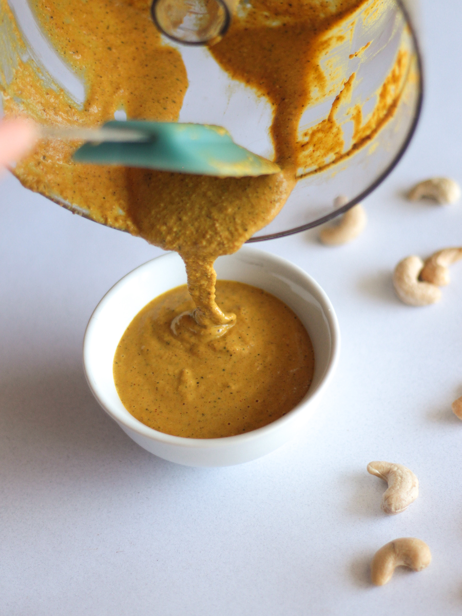 creamy vegan cashew cheese sauce