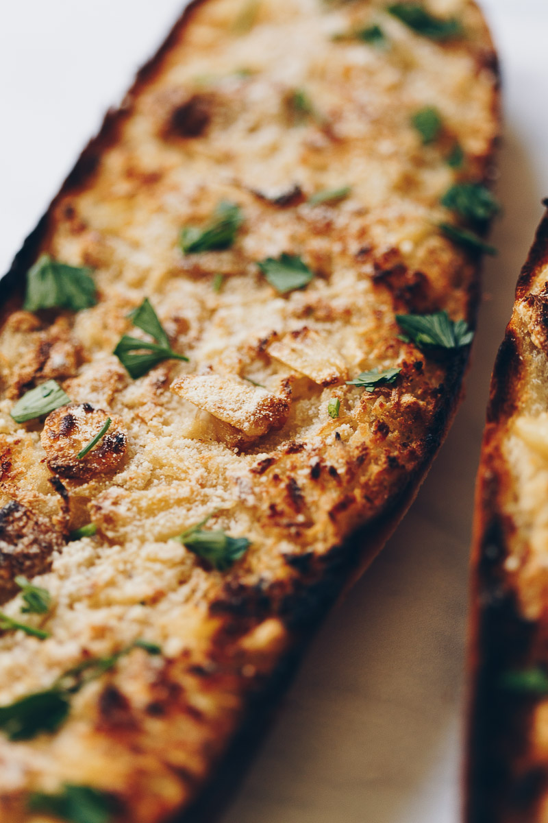 Vegan Roasted Garlic Bread by Pasta-based.