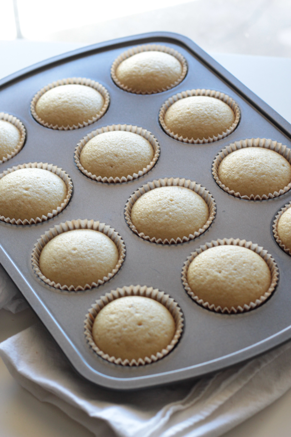 Light Fluffy No-Egg Vanilla Cupcakes